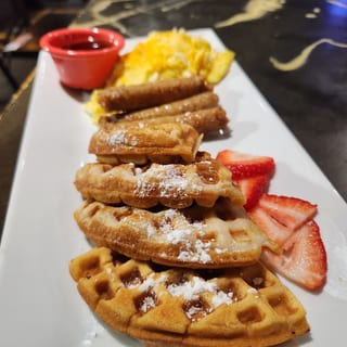 Waffle Big Breakfast